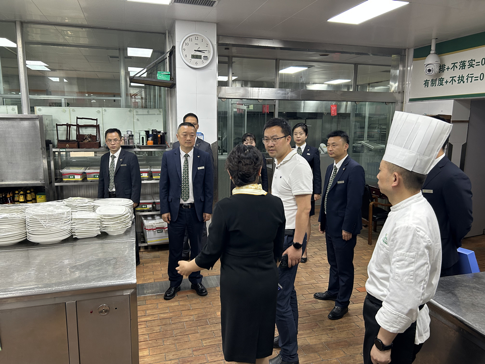 20240506-2906 20240506-2906